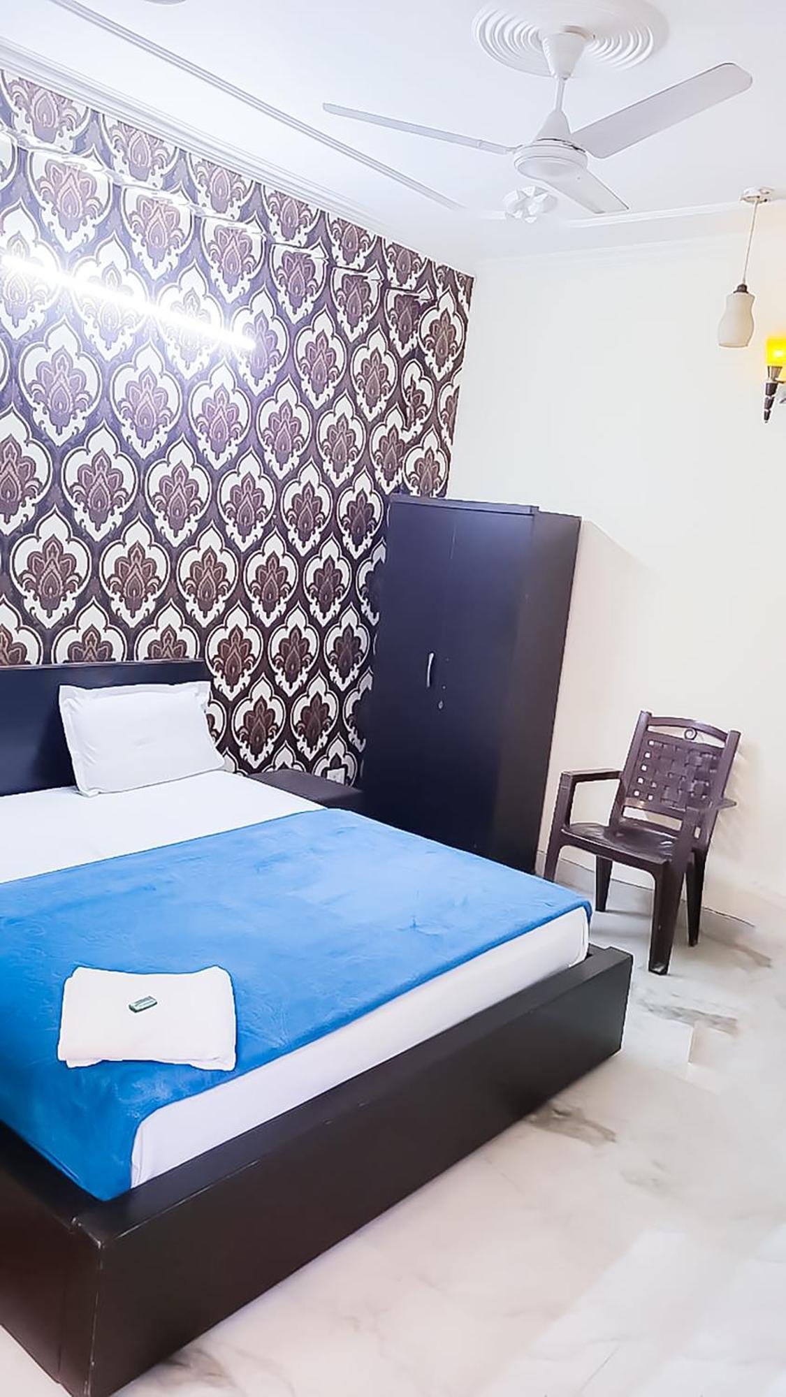 Deluxe Room In Cr Park Ню Делхи Екстериор снимка