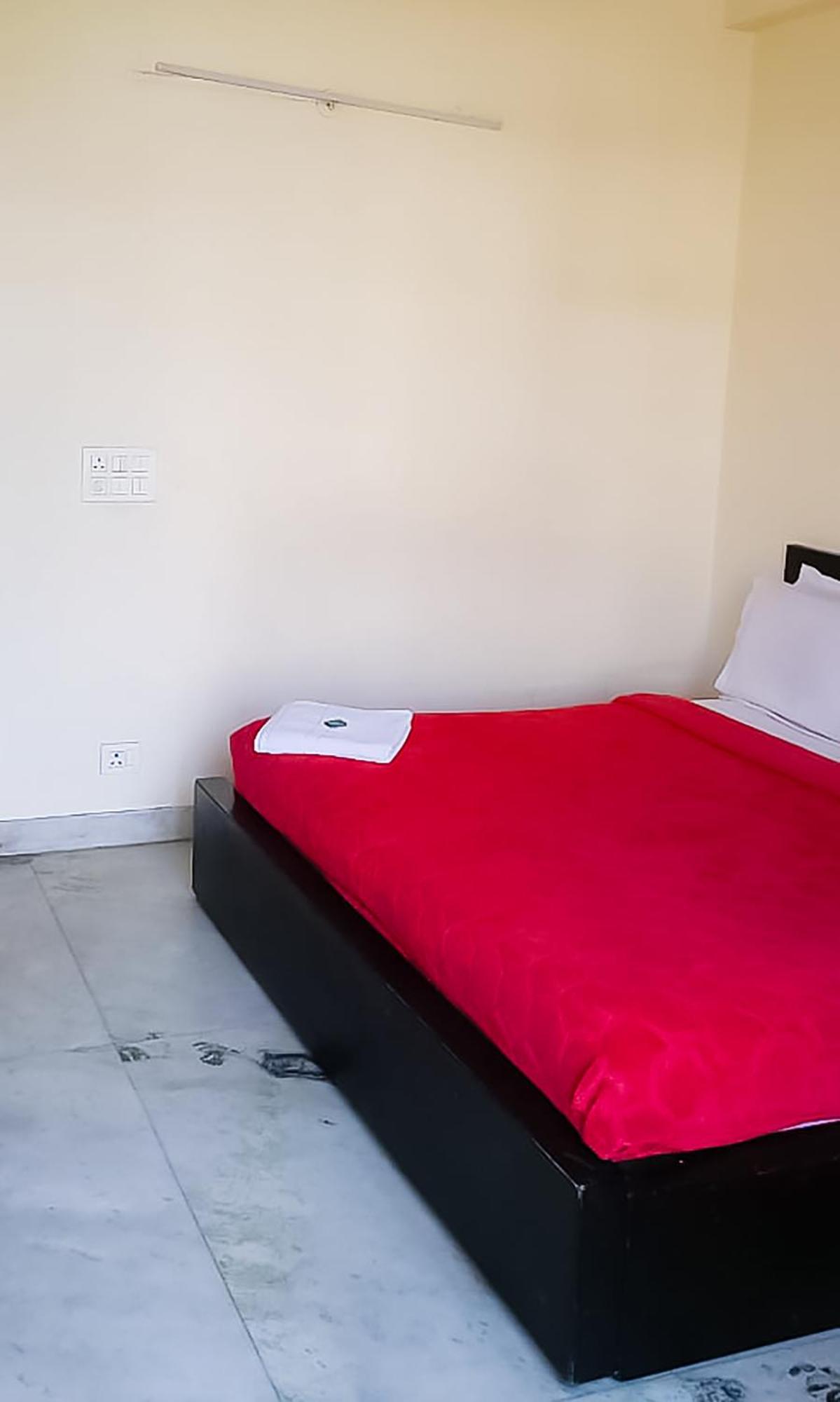 Deluxe Room In Cr Park Ню Делхи Екстериор снимка