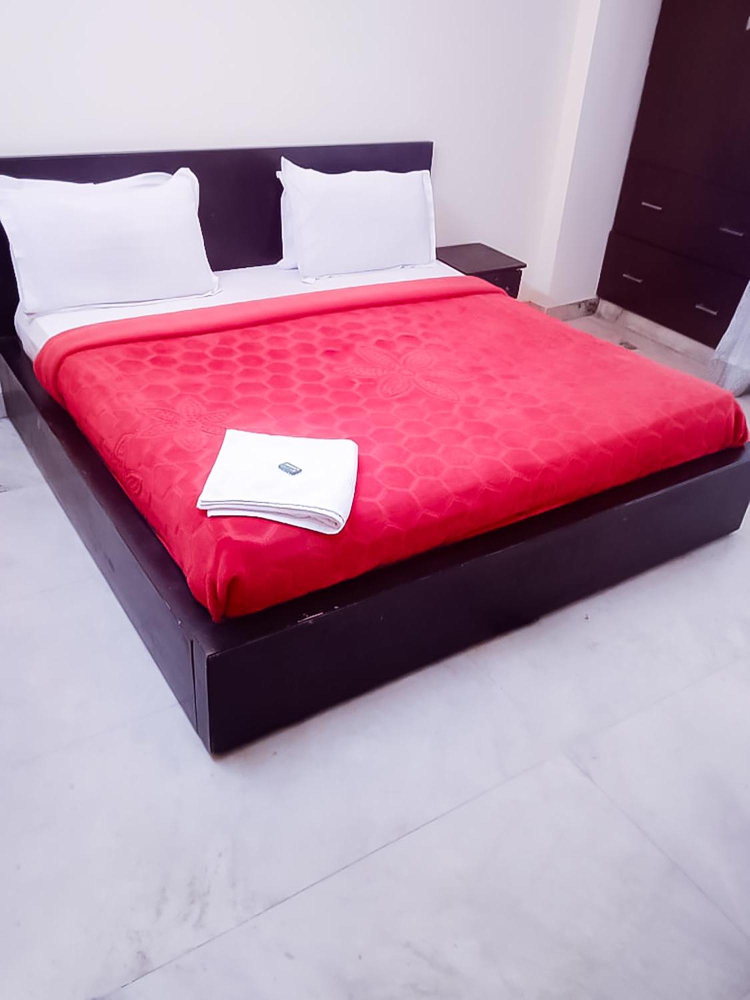 Deluxe Room In Cr Park Ню Делхи Екстериор снимка